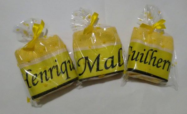 Toalha Amarela Personalizada com Nome